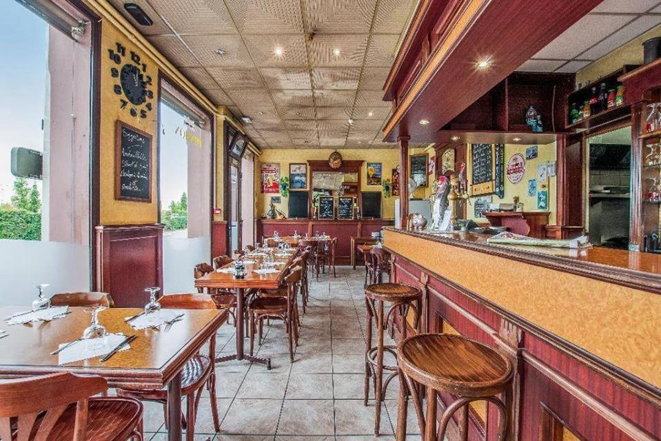 Aux Bons Amis Hotel Reims Ngoại thất bức ảnh