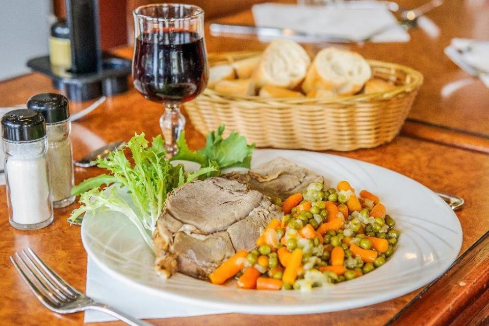 Aux Bons Amis Hotel Reims Ngoại thất bức ảnh